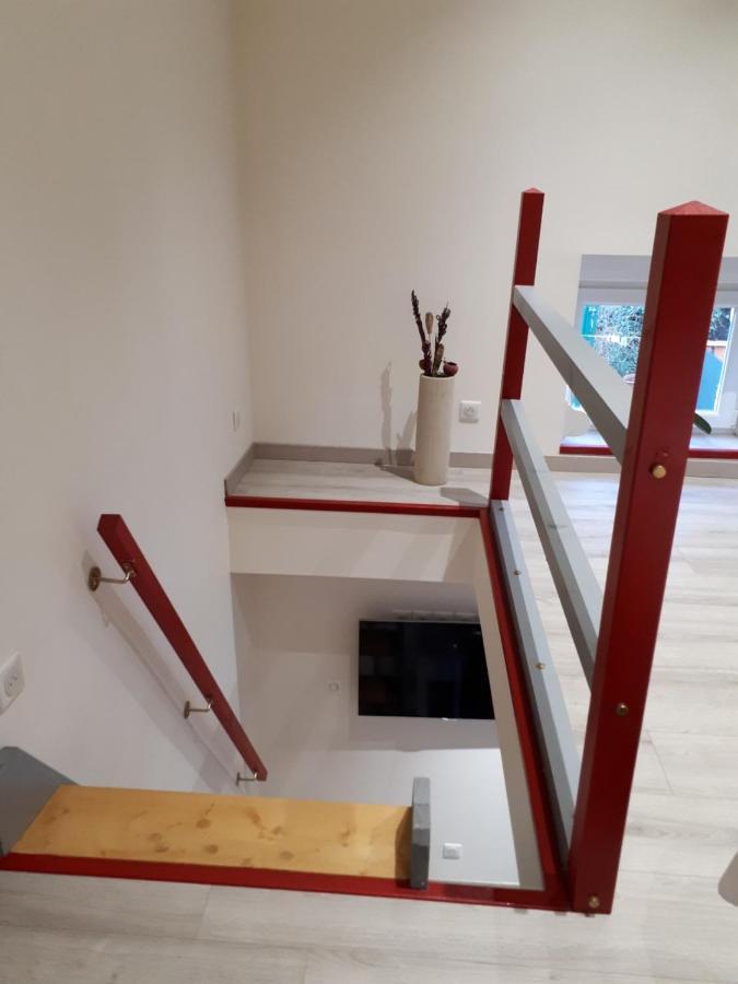 Appartement Au Paradis des Crins avec un studio rez de chaussée jardin et studio en duplex avec terrasse à Templeuve-en-Pevele Extérieur photo
